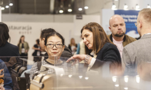 Gespräche mit Kunden während der Gastronomiemesse, Warszawa 2025 Gespräche mit Kunden während der Gastronomiemesse,
