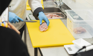 Professionelle Paniermischung für Hähnchenstücke in der Gastronomie