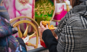 Streetfood-Business Knuspriges Hähnchen zum Mitnehmen als Idee für ein Streetfood-Business